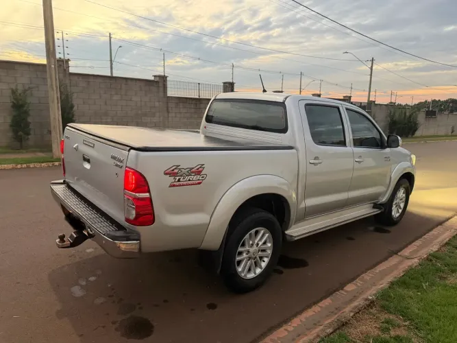 Toyota Hilux CD SRV D4-d 4X4 3.0 TDI Diesel AUT 2015