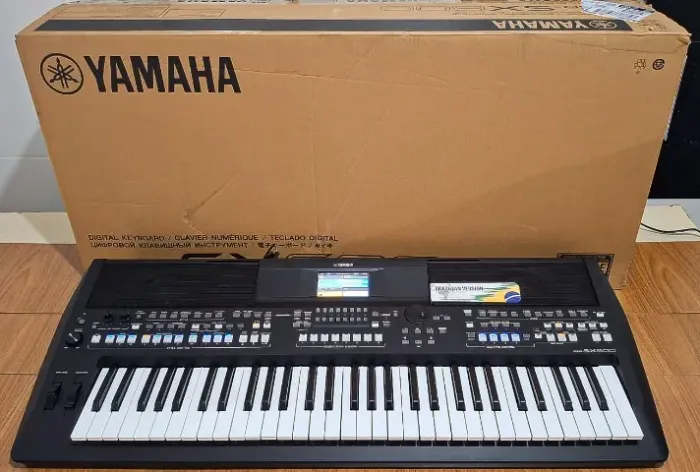 Teclado Yamaha PSR SX600 - Novo - nota fiscal - garantia - com Pack grátis