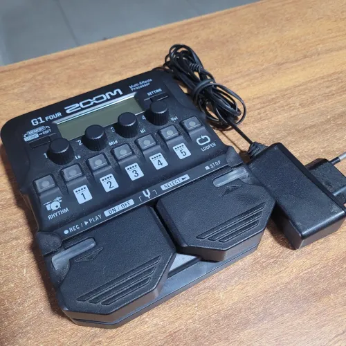 Pedal zoom g1 four com fonte