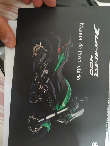Moto bajaj dominar 400