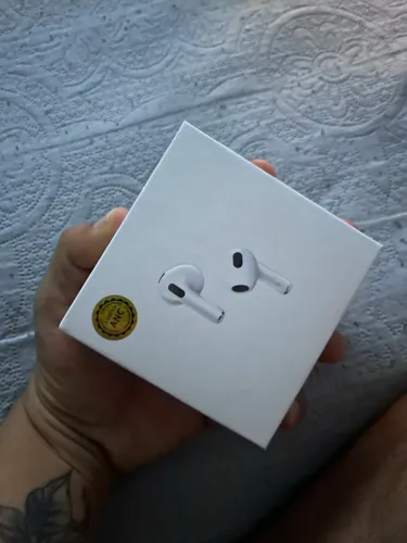 AirPods (3ª Geração) Com Estojo MagSafe + Caixa e Acessórios - Semis-novo