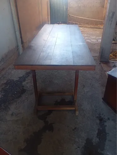 MESA DE MADEIRA MACIÇA GRANDE - RESISTENTE E ESPACIOSA!