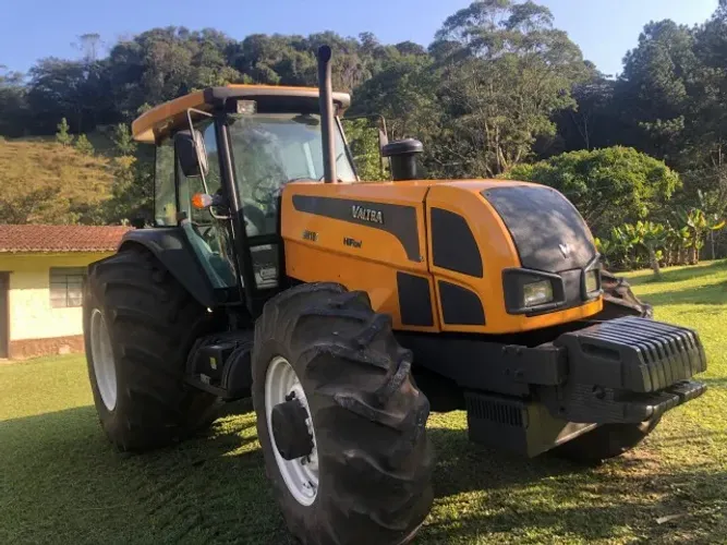 TRATOR VALTRA BH180