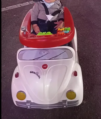 Carrinho Fusca Infantil Calesita - Função Pedal e Passeio