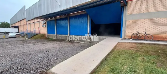 Plano A Aluga: Pavilhão dentro de condomínio, com 4.200m² de área útil
