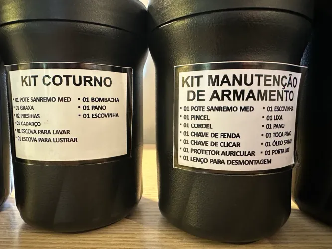 Kit de sobrevivência. Curso de operações especiais, acampamento, aventura etc.