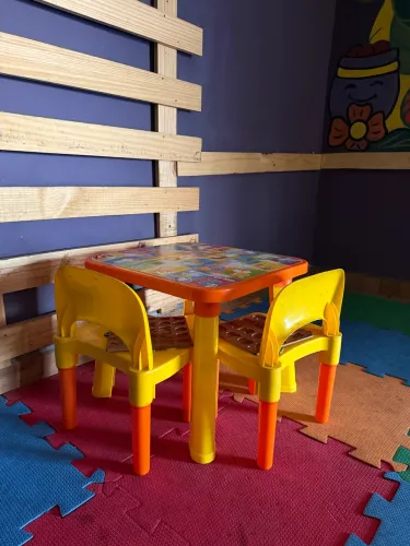 Mesa criança para colorir com tatame 