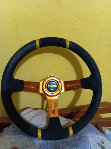 Volante de carro MoMo original