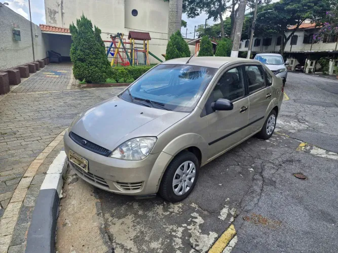 Ford Fiesta Sed. 1.6 8V Flex 4P 2005