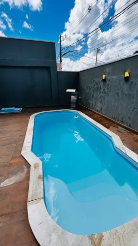 Casa terrea c/ piscina a venda no condomínio Solar da Chapada