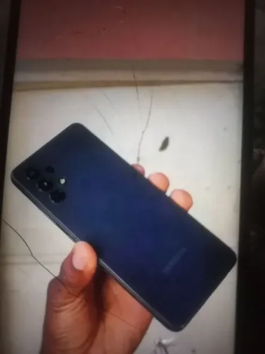 Vendo 2 celulares A32 moto é7 power