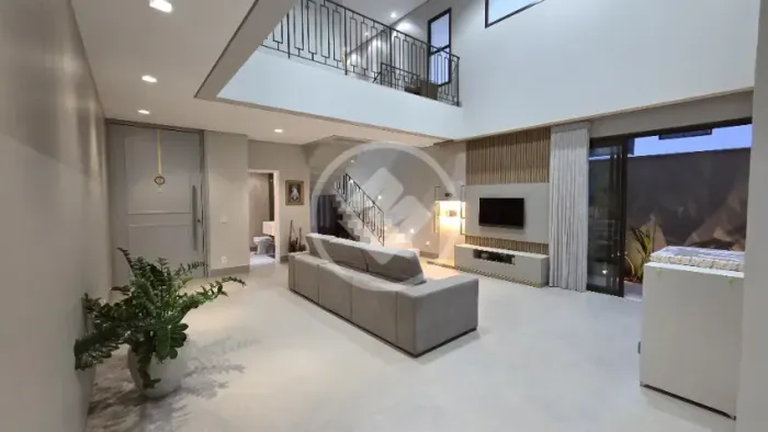 SOBRADO NOVO EM CONDOMINIO COM TRES SUITES MAIS ESCRITORIO