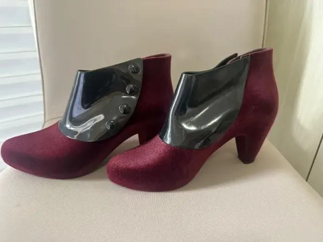 Bota Ankle Boot Melissa Cirque