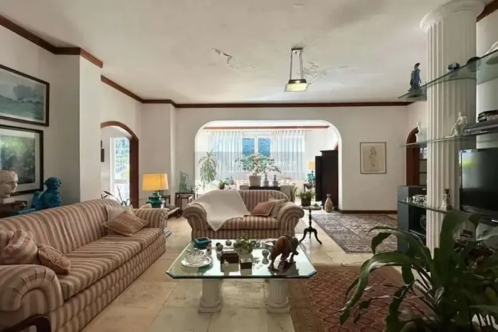 COBERTURA EM COPACABANA - 679M², 4 QUARTOS, 5 BANHEIROS E 2 VAGAS NA GARAGEM