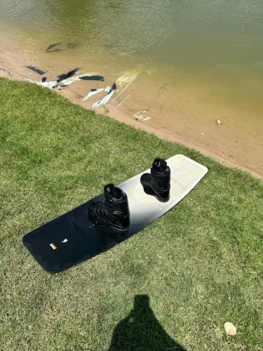 Prancha de Wakeboard + bota 