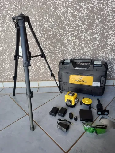 Kit Nível Laser 12 Linhas Verde 4d Com Tripé 2 Baterias Controle Remoto