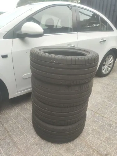 Jogo Pneu 225/50r17 Continental