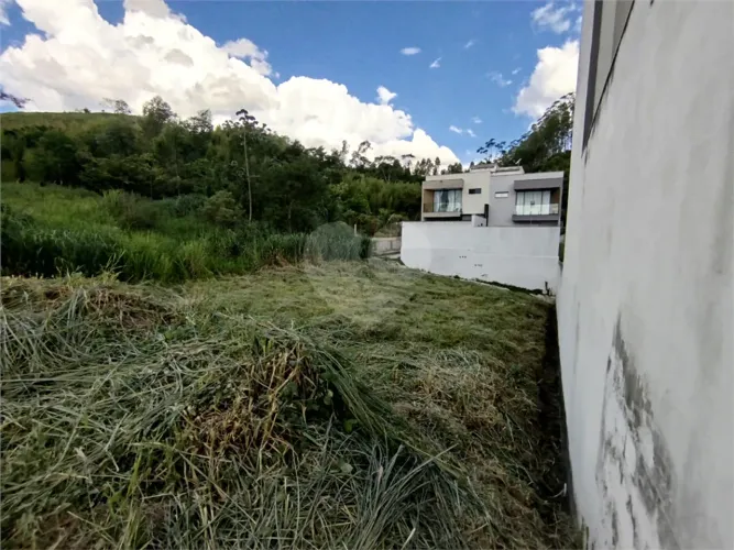 Terreno à venda em Jardim belvedere - RJ