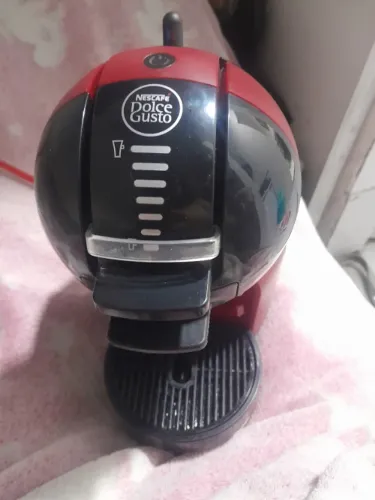 Cafeteira dolce gusto semi nova/aceito proposta 