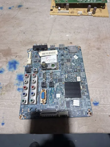 placa samsung ln32c4501mzd...esta com o conetor da antena quebrado