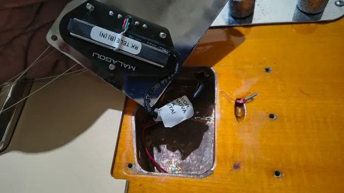 Guitarra Telecaster squier com capitador malagoli e Push Pull