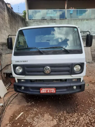 Caminhão prancha 8160