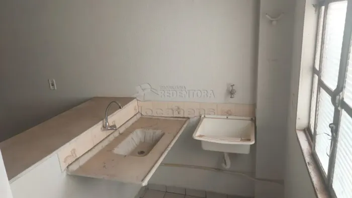 Apartamento tipo Studio à venda no Jardim Conceição com 01 quarto com armário embutido.