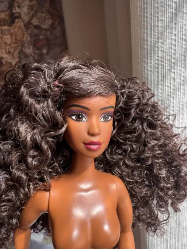 Boneca Barbie Negra Naturalista 