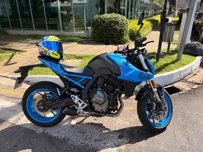 Suzuki gsx 8s semi nova