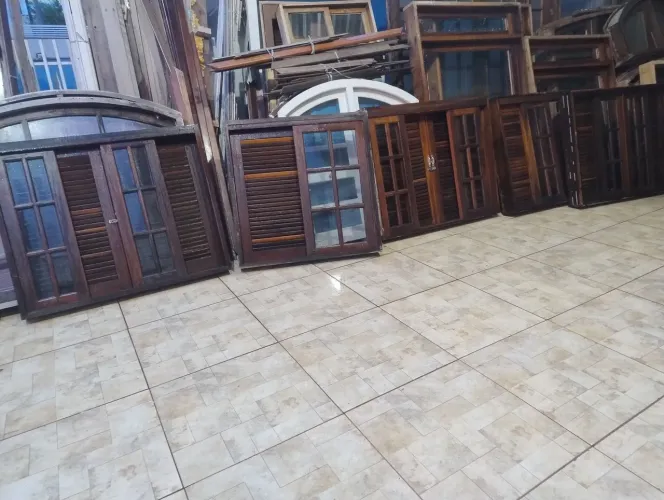 Portas e janelas imbuia maciça