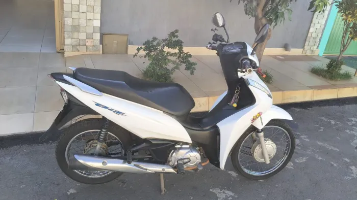 Vendo biz 110i bem conservada 