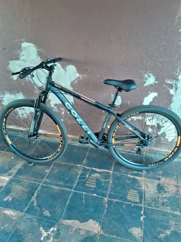 Vendo bicicleta aro 29 uns detalhes arrumar mais ela ta simini nova interessados