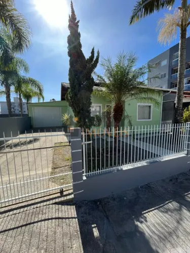 CASA DE 3 QUARTOS - MOBILIADA