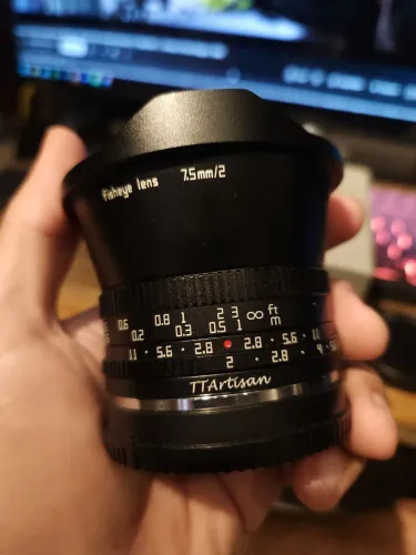 Lente ttartisan 7.5mm f2 fisheye manual para sony