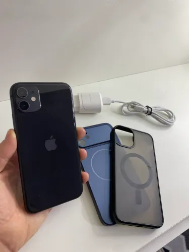 iPhone 11 black