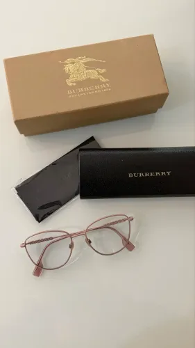Vendo armação Burberry original
