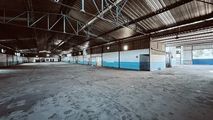 Galpão Industrial / Logístico com 6.400 de área construída e 29.830 de terreno