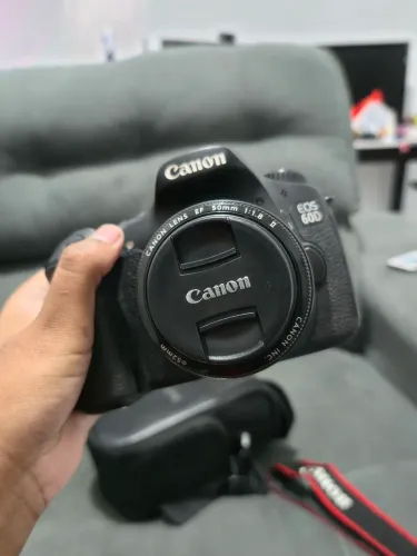 Canon EOS 60D + 2 Lentes + Acessórios