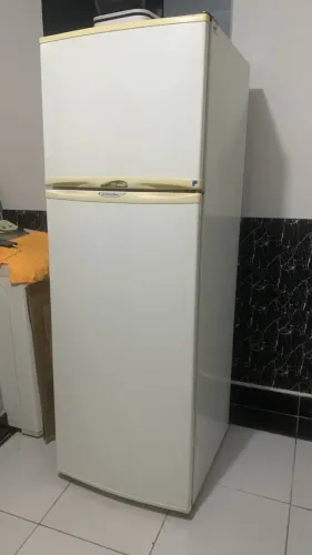 Geladeira Electrolux usada - R$ 700