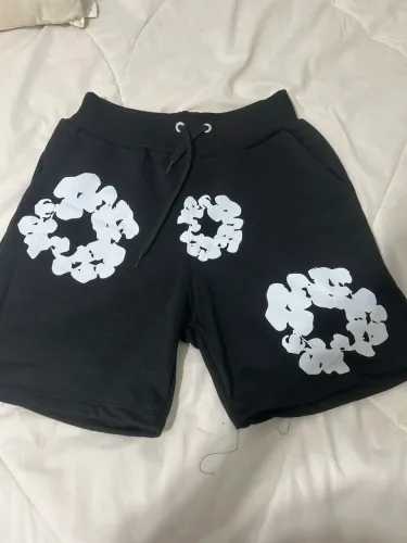 Shorts Denim Tears Preto Confortavel Tecido Moletom