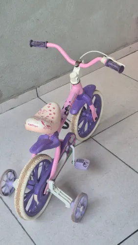 OVende se bicicleta infantil