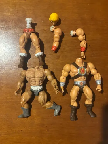 Lote de Bonecos He-Man Para Peças Leia