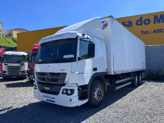 MB Atego 2426 6x2 2014 Bau carga seca