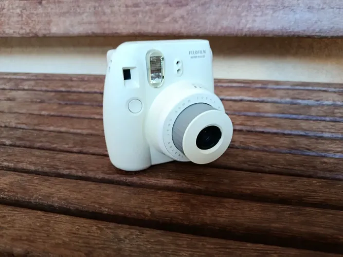 CÂMERA POLAROIDE INSTAX