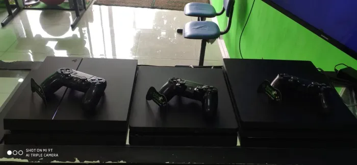 Ps4 Phat,Slim e Pro 1 tera e 500gb na caixa,2jogos e garantia ate 18x!Temos jogos!Troca!AP