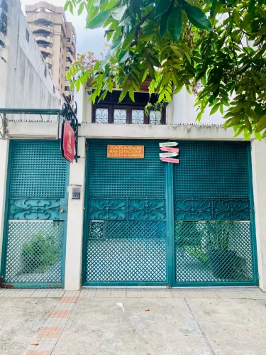 Imóvel comercial, na Caripunas entre Alcindo Cacela e Nove de Janeiro 