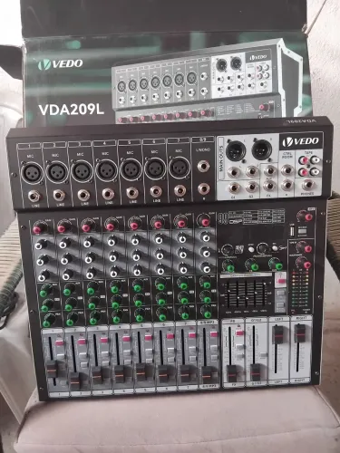 MESA DE SOM VEDO 9 CANAIS