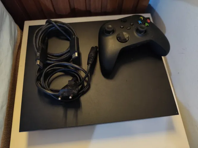 X BOX ONE X + 1 controle original + cabo HDM1