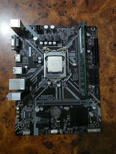 Kit Placa Mãe H310M, Memória RAM 4GB 2400Mhz DDR4, Intel Pentium G5400