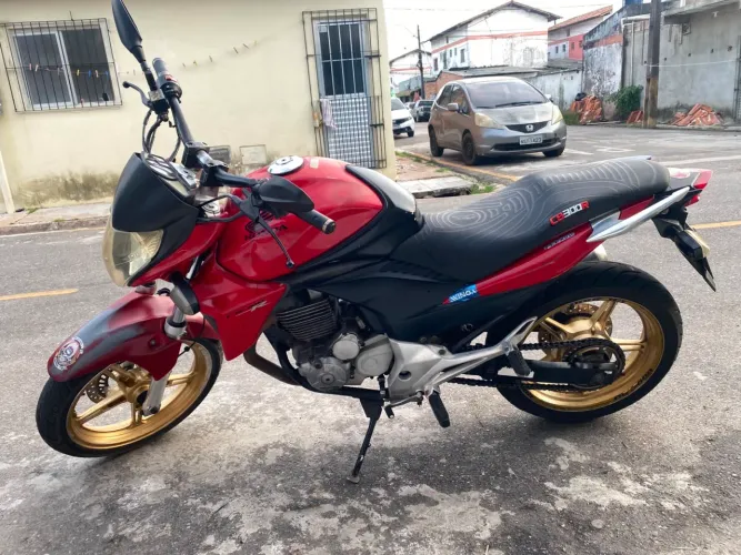 CB 300